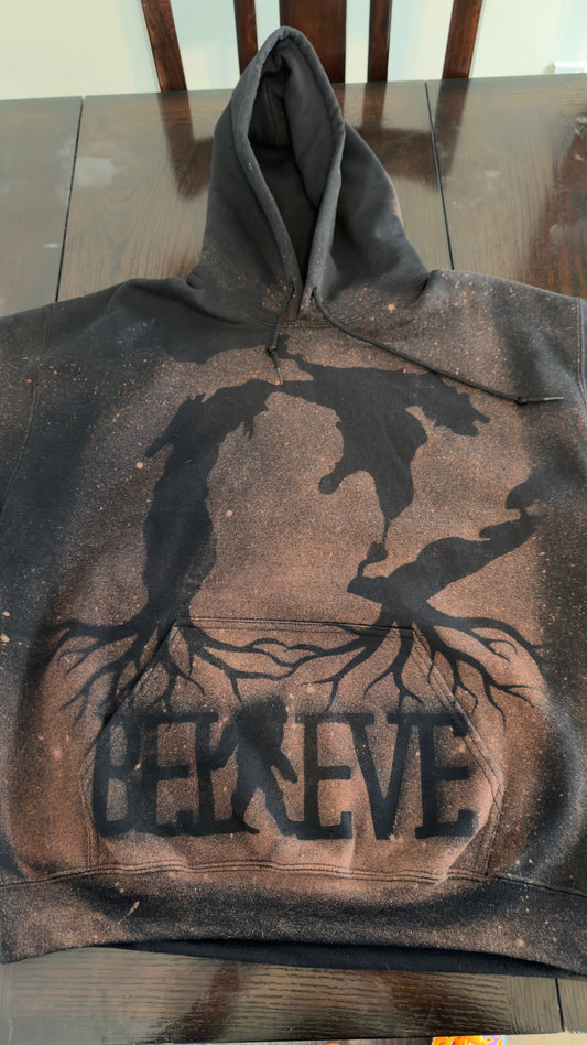 Bleach Distressed “Believe” Michigan Graphic Hoodie – Large – Gildan Heavy Blend – Custom Sleeve & Hood Detail