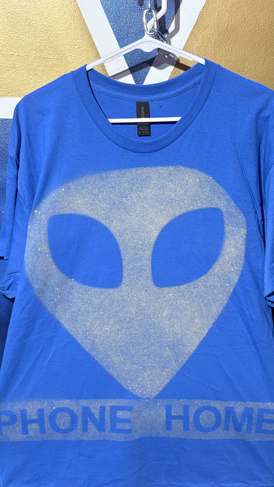 Bleach Distressed Alien “Phone Home” Graphic Tee – XL – Gildan Heavy Cotton – Royal Blue